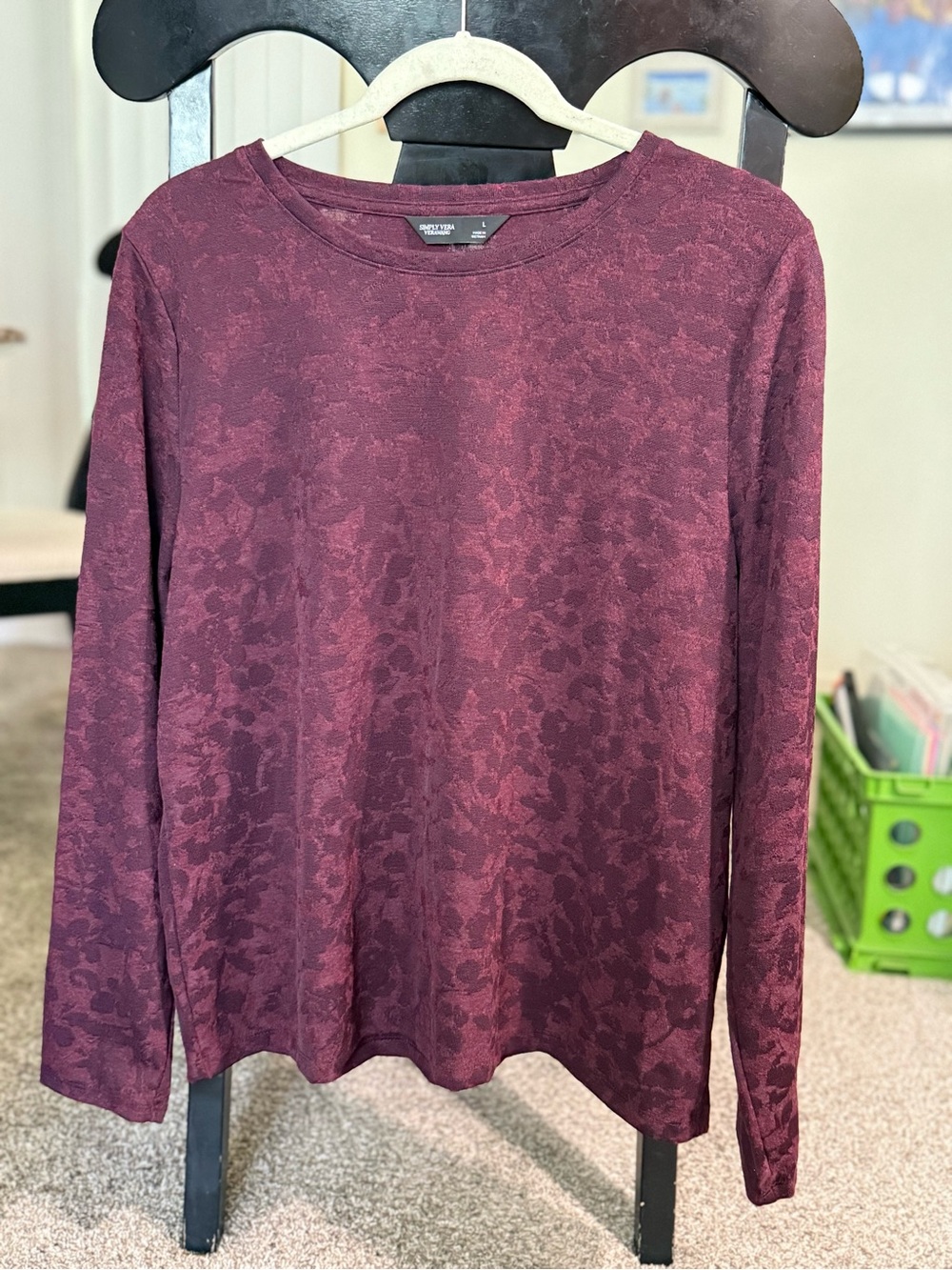 Simply Vera Wang Women's Large Long Sleeve Burgundy Top